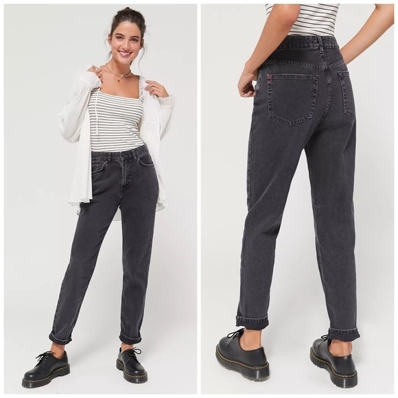 Urban Outfitters BDG High Waisted Mom Jeans Washed Black Denim 24 - Picture 1 of 10